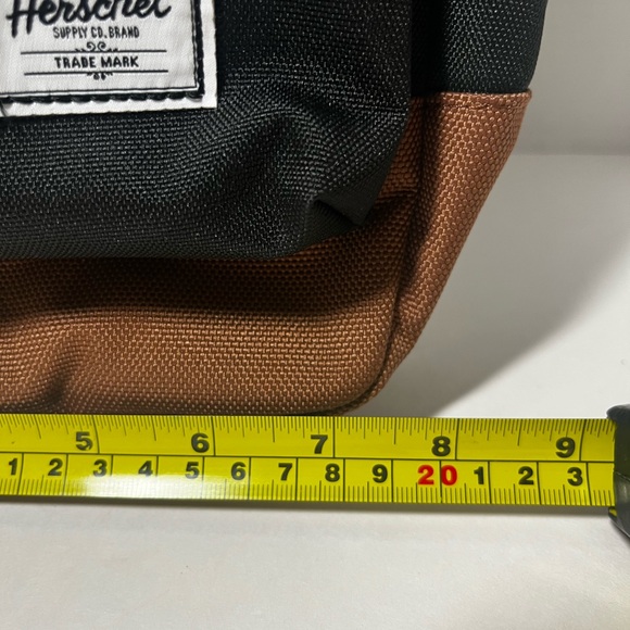 Herschel Supply Co. Heritage Crossbody Shoulder Bag - Picture 10 of 14